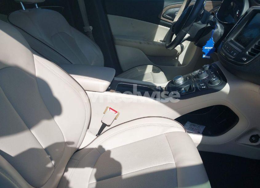 Photo 5 of 2015 Chrysler 200 C (VIN 1C3CCCEG8FN598172)