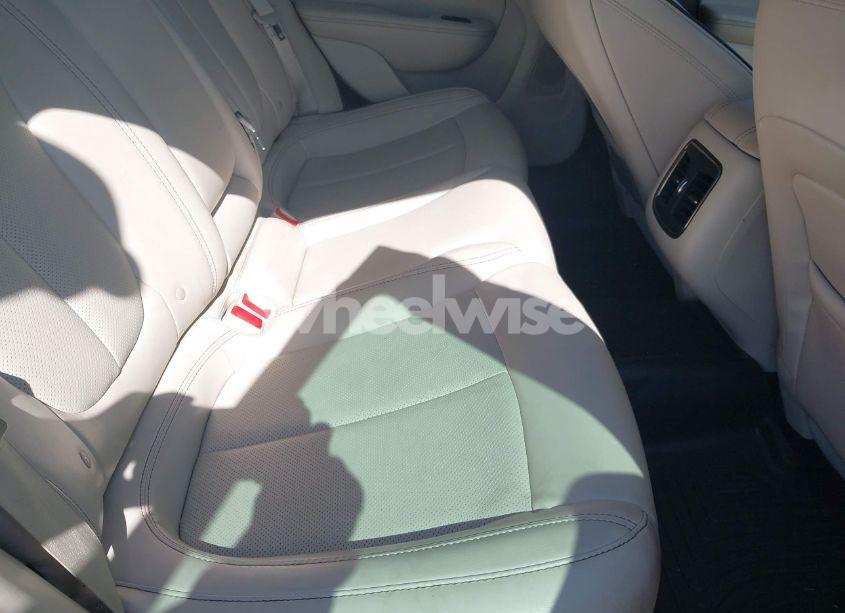 Photo 8 of 2015 Chrysler 200 C (VIN 1C3CCCEG8FN598172)