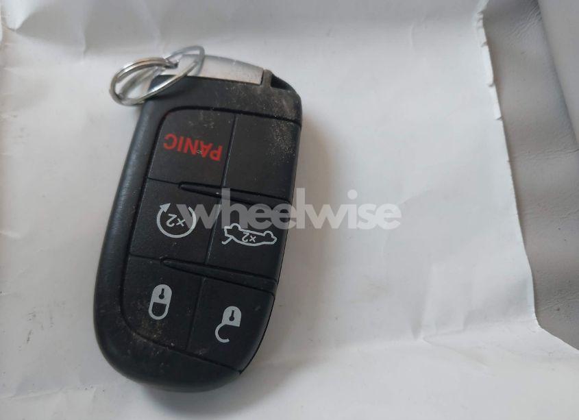 Photo 11 of 2015 Chrysler 200 C (VIN 1C3CCCEG8FN683626)