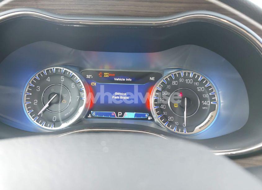 Photo 7 of 2015 Chrysler 200 C (VIN 1C3CCCEG8FN683626)