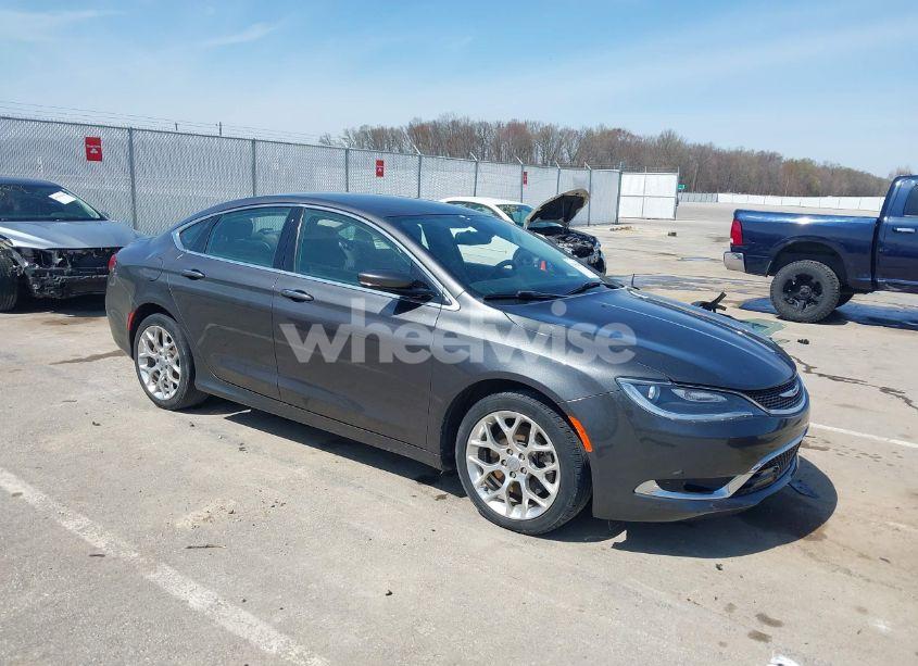 2015 Chrysler 200 C (VIN 1C3CCCEG9FN530575) main photo