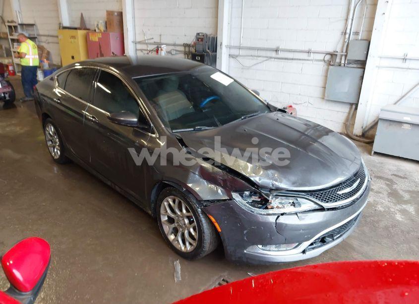 2015 Chrysler 200 C (VIN 1C3CCCEGXFN643225) main photo