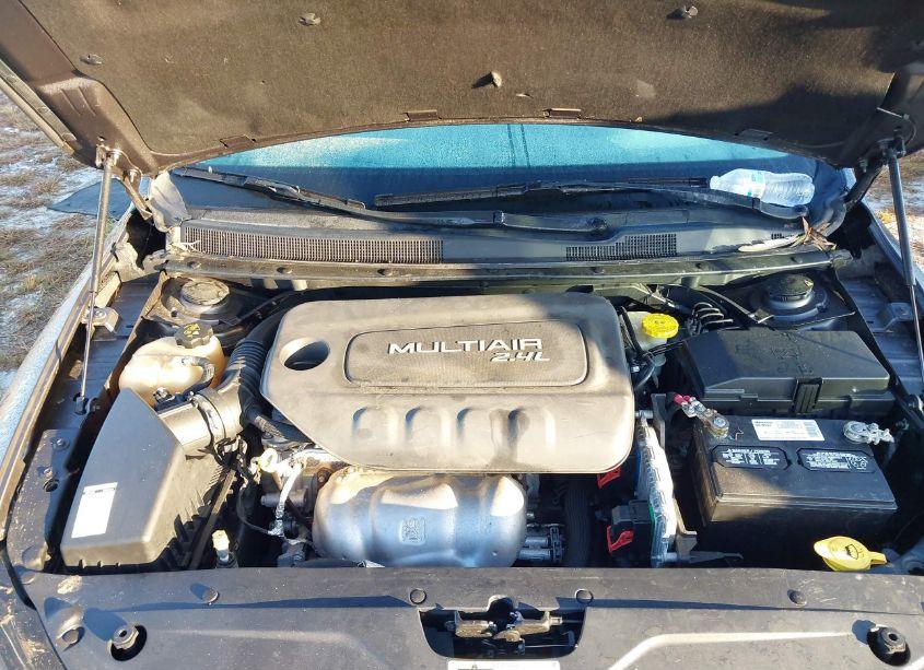 Photo 10 of 2016 Chrysler 200 TOURING (VIN 1C3CCCFB0GN182282)