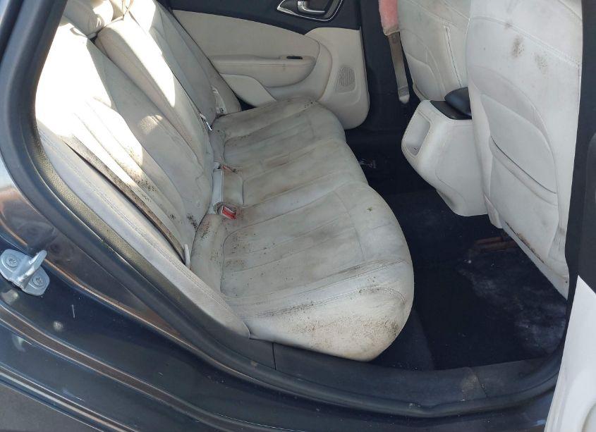 Photo 8 of 2016 Chrysler 200 TOURING (VIN 1C3CCCFB0GN182282)