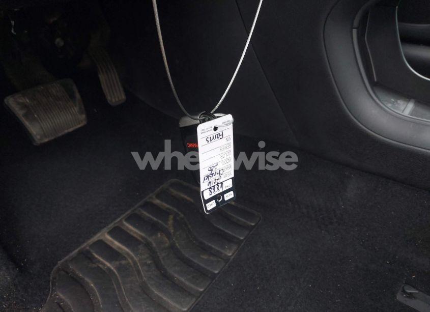 Photo 11 of 2016 Chrysler 200 TOURING (VIN 1C3CCCFB0GN189054)