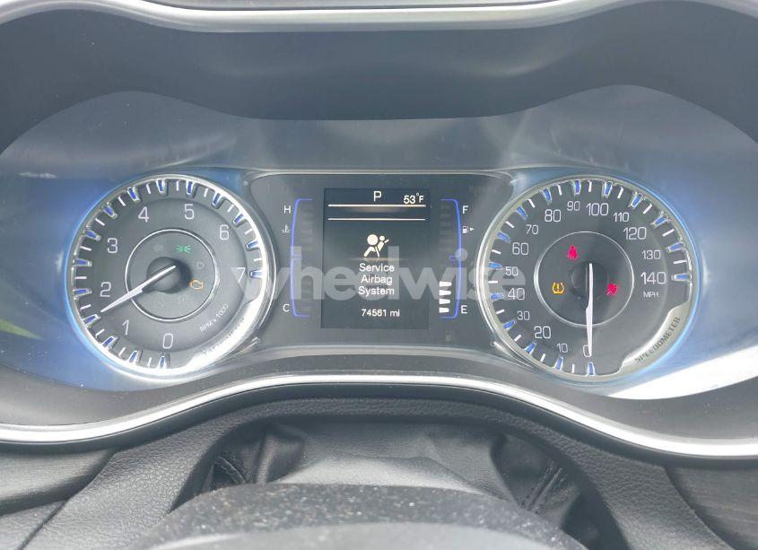 Photo 7 of 2016 Chrysler 200 TOURING (VIN 1C3CCCFB0GN189054)