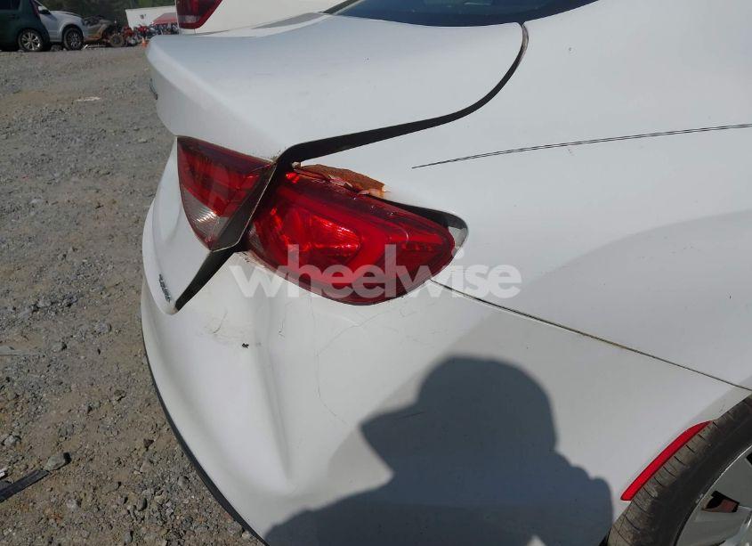 Photo 6 of 2015 Chrysler 200 LX (VIN 1C3CCCFB1FN550791)