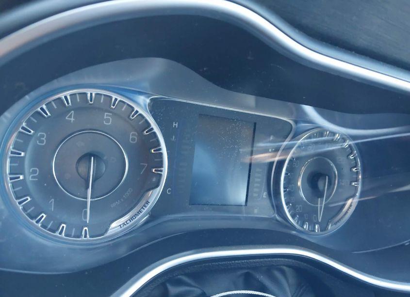 Photo 7 of 2016 Chrysler 200 TOURING (VIN 1C3CCCFB2GN182493)