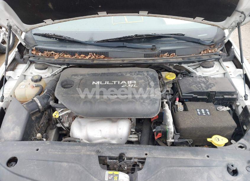 Photo 10 of 2015 Chrysler 200 LX (VIN 1C3CCCFB5FN560885)