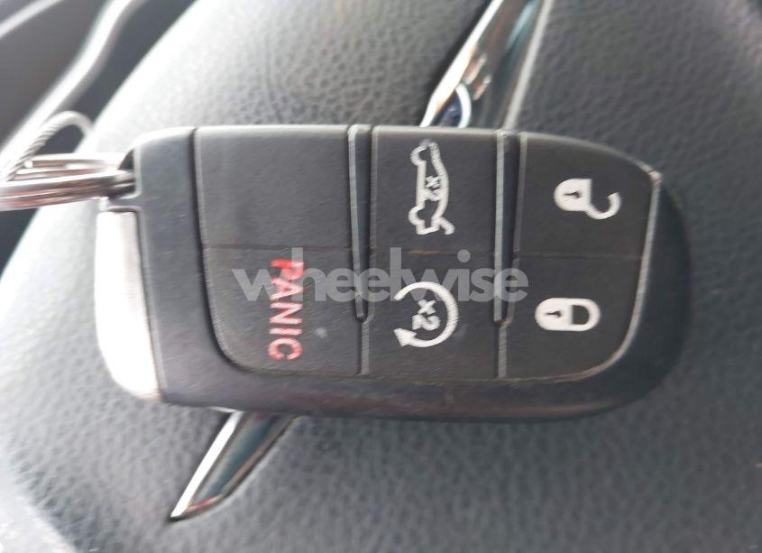 Photo 11 of 2015 Chrysler 200 LX (VIN 1C3CCCFB5FN560885)