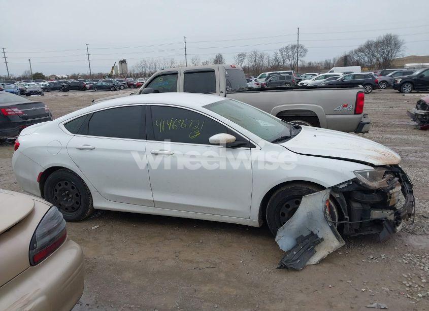 Photo 13 of 2015 Chrysler 200 LX (VIN 1C3CCCFB5FN560885)