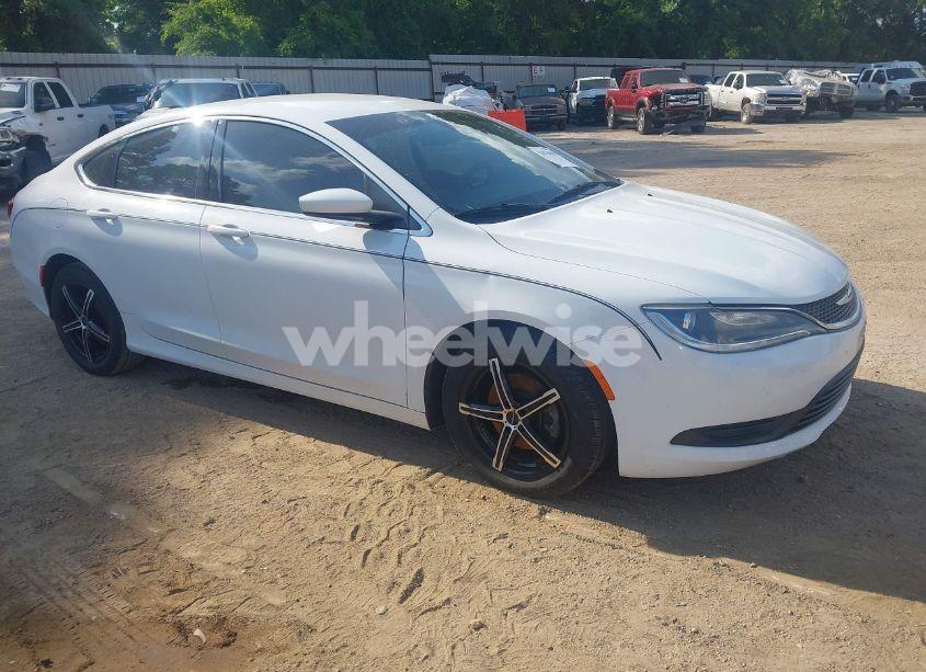 2016 Chrysler 200 LX (VIN 1C3CCCFB6GN147052) main photo
