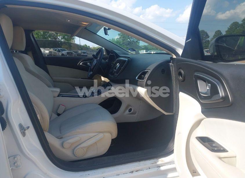 Photo 5 of 2016 Chrysler 200 LX (VIN 1C3CCCFB6GN147052)