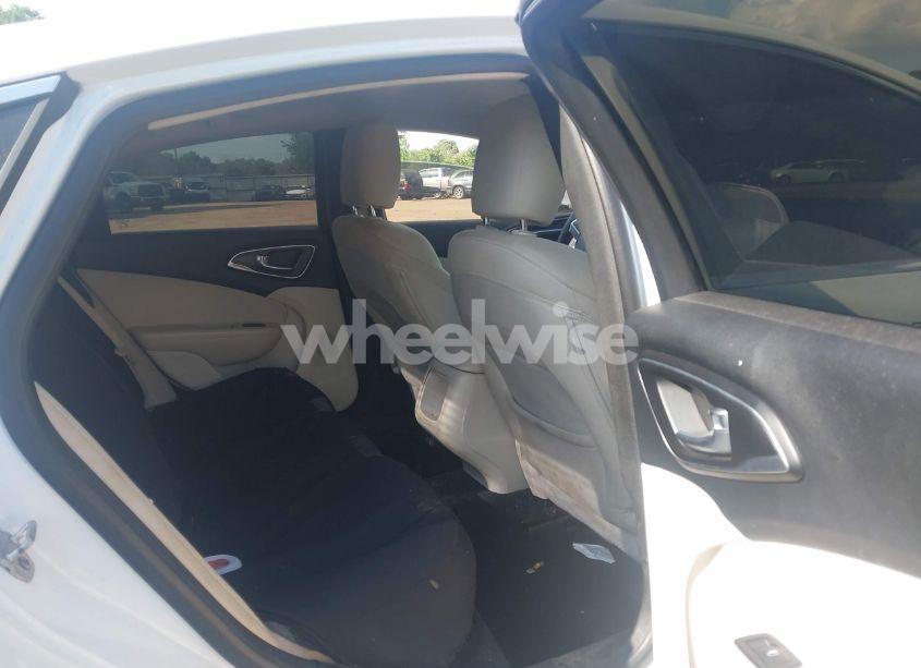 Photo 8 of 2016 Chrysler 200 LX (VIN 1C3CCCFB6GN147052)