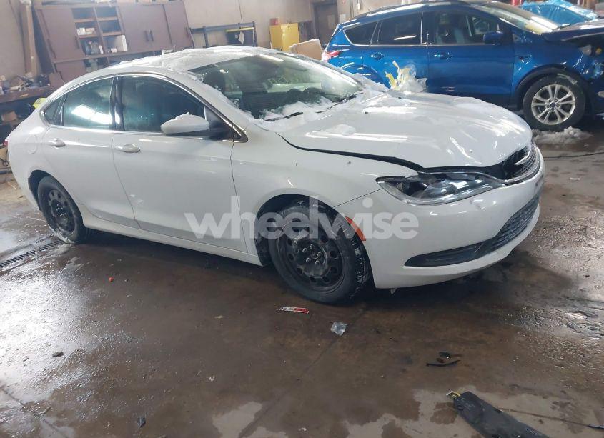 2015 Chrysler 200 LX (VIN 1C3CCCFB7FN687654) main photo