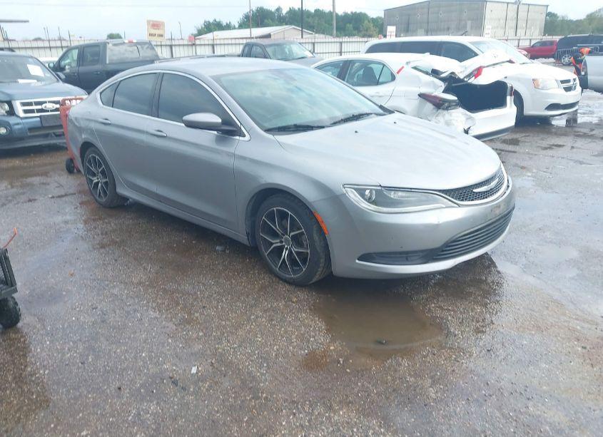 2015 Chrysler 200 LX (VIN 1C3CCCFB9FN560775) main photo