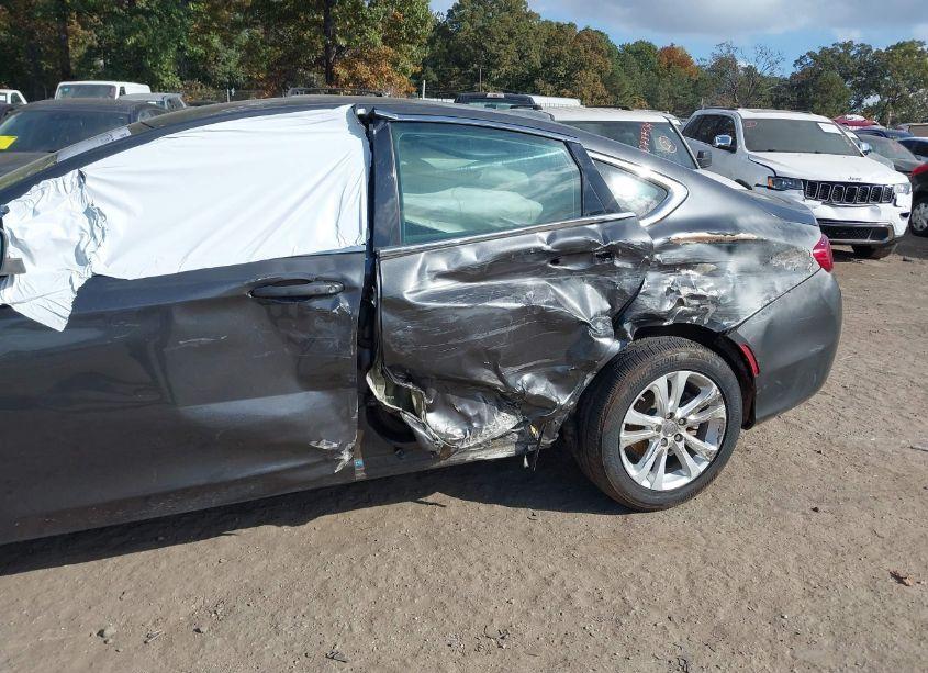 Photo 6 of 2016 Chrysler 200 TOURING (VIN 1C3CCCFB9GN182409)