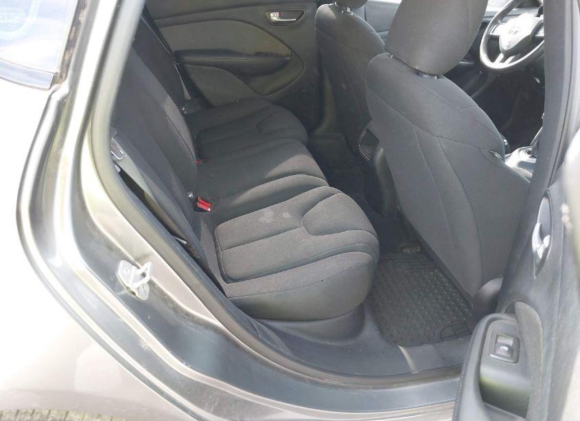 Photo 8 of 2013 Dodge Dart SE (VIN 1C3CDFAA0DD285104)