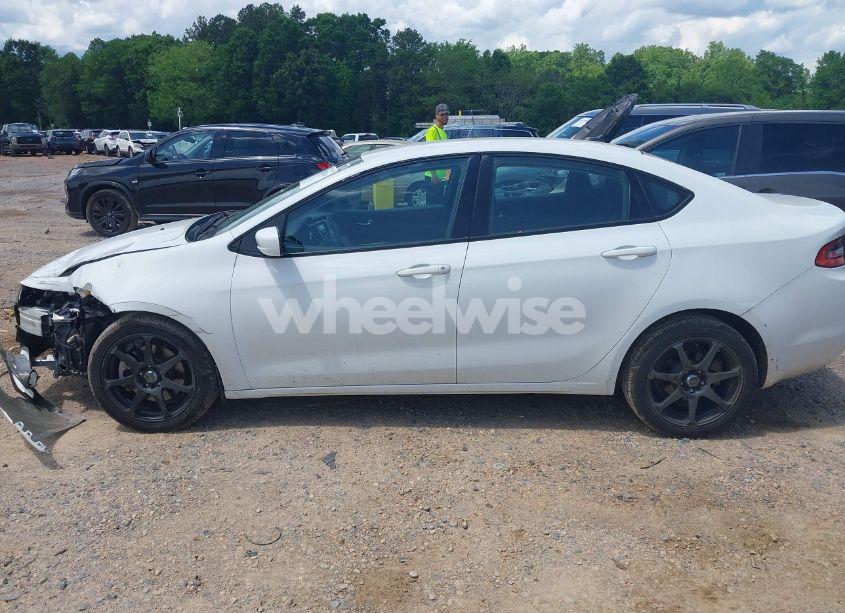 Photo 14 of 2016 Dodge Dart SE (VIN 1C3CDFAA2GD578586)