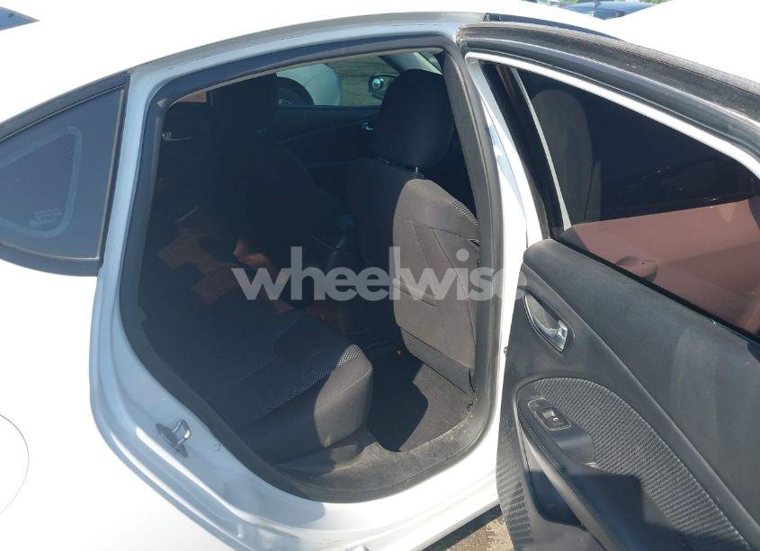 Photo 8 of 2015 Dodge Dart SE (VIN 1C3CDFAA4FD311514)