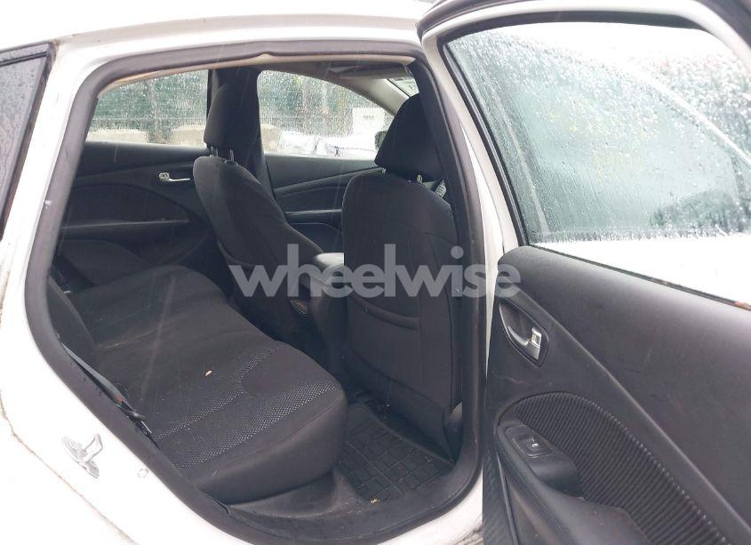 Photo 8 of 2015 Dodge Dart SE (VIN 1C3CDFAA6FD252899)