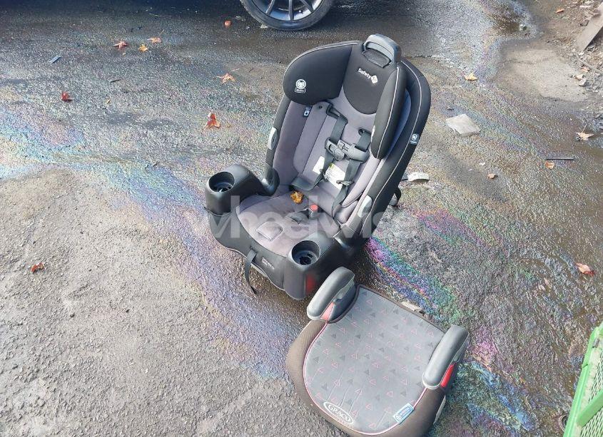 Photo 17 of 2016 Dodge Dart SE (VIN 1C3CDFAA7GD606849)