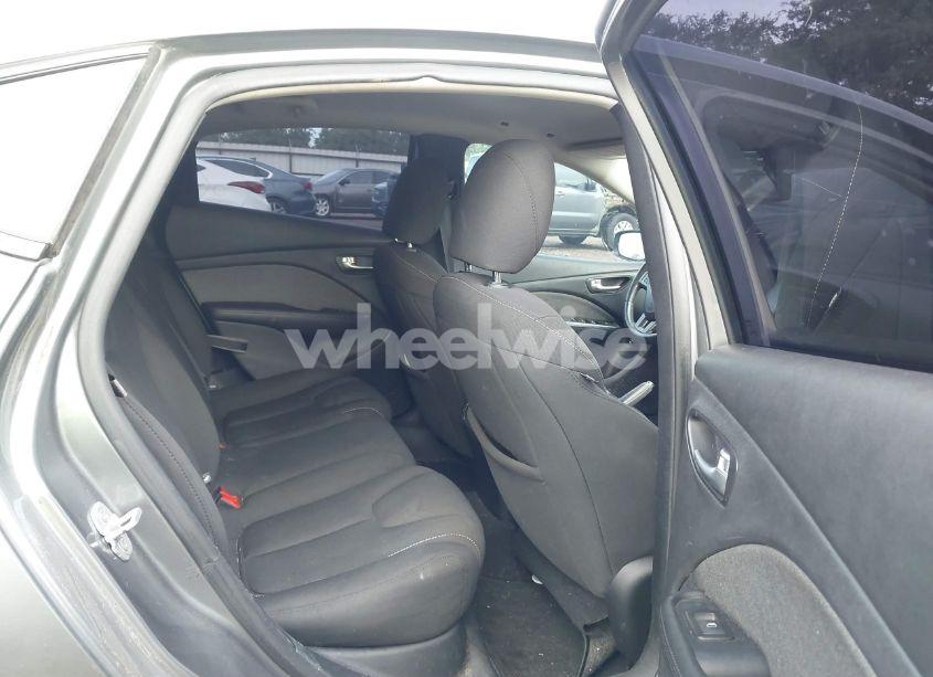 Photo 8 of 2013 Dodge Dart SXT (VIN 1C3CDFBA5DD301862)