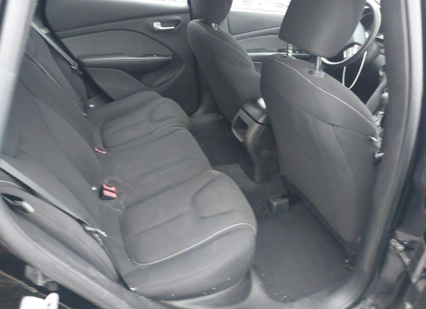 Photo 8 of 2015 Dodge Dart SXT (VIN 1C3CDFBB0FD128831)