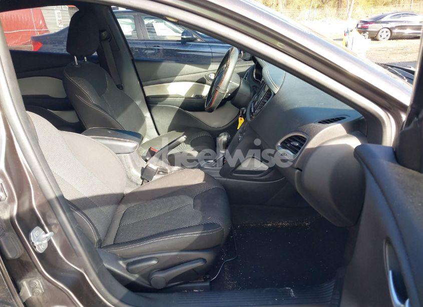 Photo 5 of 2015 Dodge Dart SXT (VIN 1C3CDFBB2FD174287)