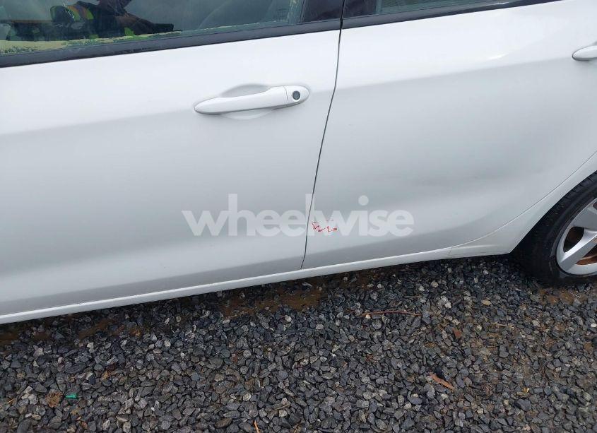 Photo 6 of 2015 Dodge Dart SXT (VIN 1C3CDFBB2FD192871)