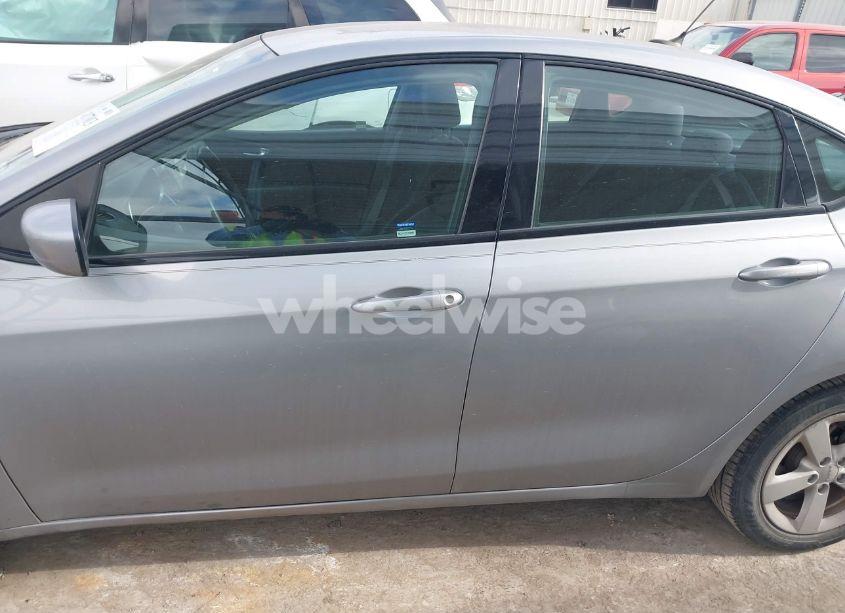 Photo 15 of 2015 Dodge Dart SXT (VIN 1C3CDFBB8FD336536)