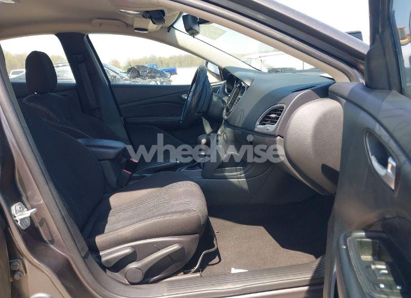 Photo 5 of 2015 Dodge Dart SXT (VIN 1C3CDFBB9FD330289)