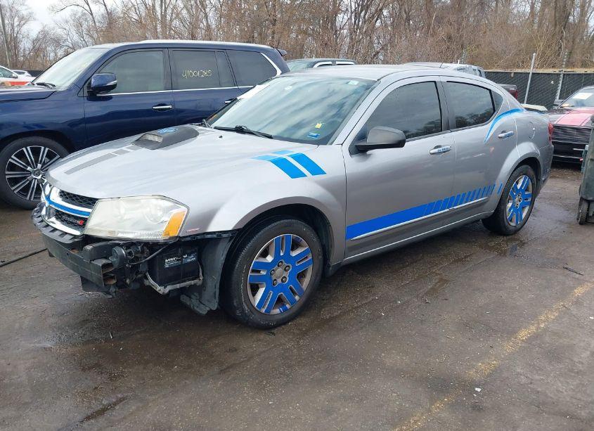 Photo 2 of 2013 Dodge Avenger SE (VIN 1C3CDZAB0DN589117)