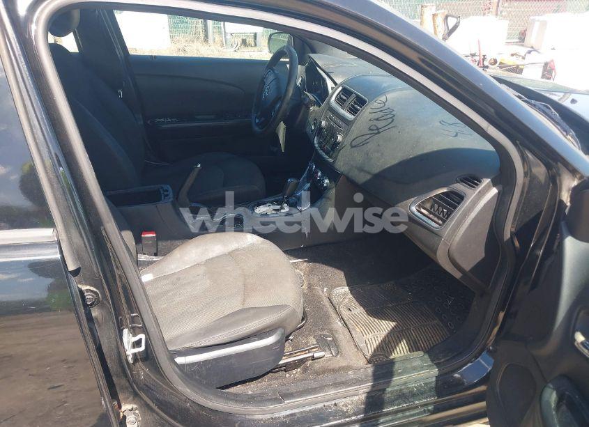 Photo 5 of 2013 Dodge Avenger SE (VIN 1C3CDZAB0DN655682)