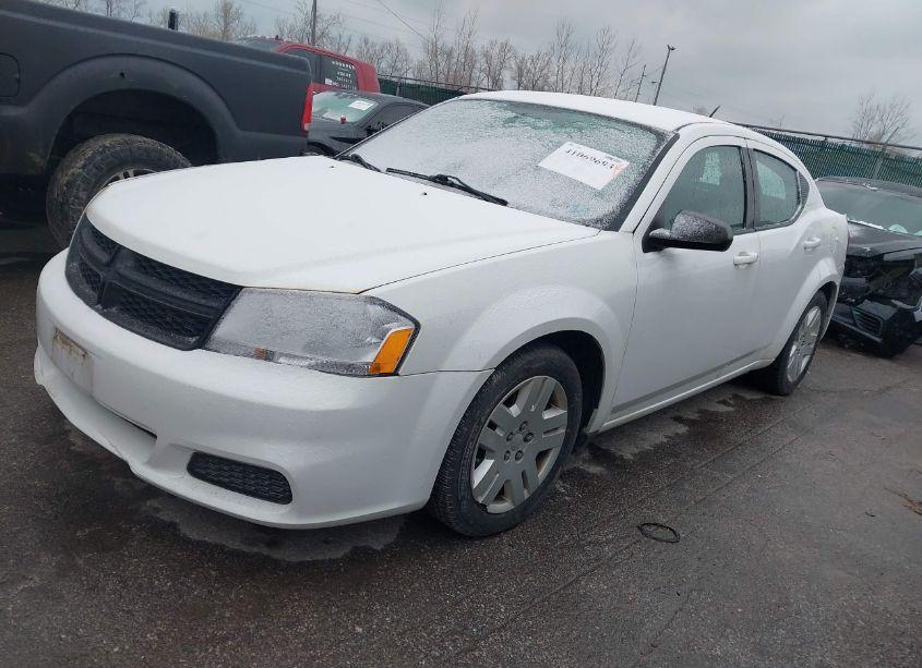 Photo 2 of 2014 Dodge Avenger SE (VIN 1C3CDZAB0EN138917)
