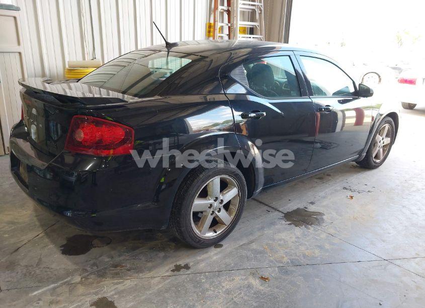 Photo 4 of 2014 Dodge Avenger SE (VIN 1C3CDZAB0EN202602)