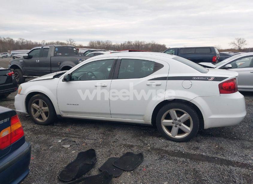 Photo 14 of 2013 Dodge Avenger SE (VIN 1C3CDZAB1DN563268)
