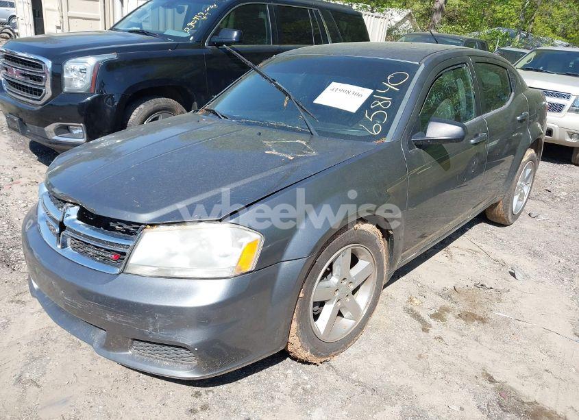 Photo 2 of 2013 Dodge Avenger SE (VIN 1C3CDZAB1DN658140)