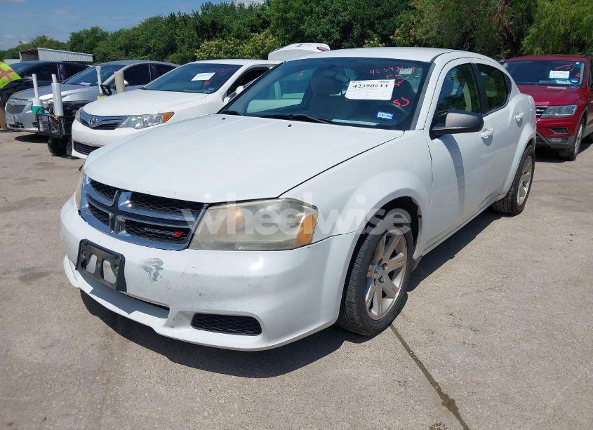 Photo 2 of 2014 Dodge Avenger SE (VIN 1C3CDZAB1EN108695)