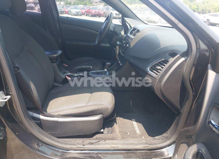 Photo 5 of 2013 Dodge Avenger SE (VIN 1C3CDZAB2DN755735)