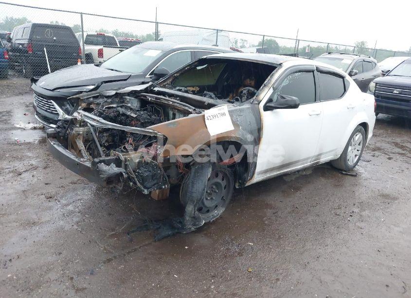 Photo 2 of 2014 Dodge Avenger SE (VIN 1C3CDZAB2EN149417)