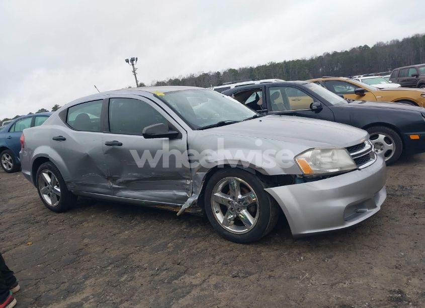 Photo 13 of 2013 Dodge Avenger SE (VIN 1C3CDZAB3DN657944)