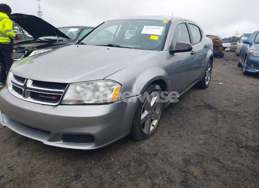 Photo 2 of 2013 Dodge Avenger SE (VIN 1C3CDZAB3DN657944)