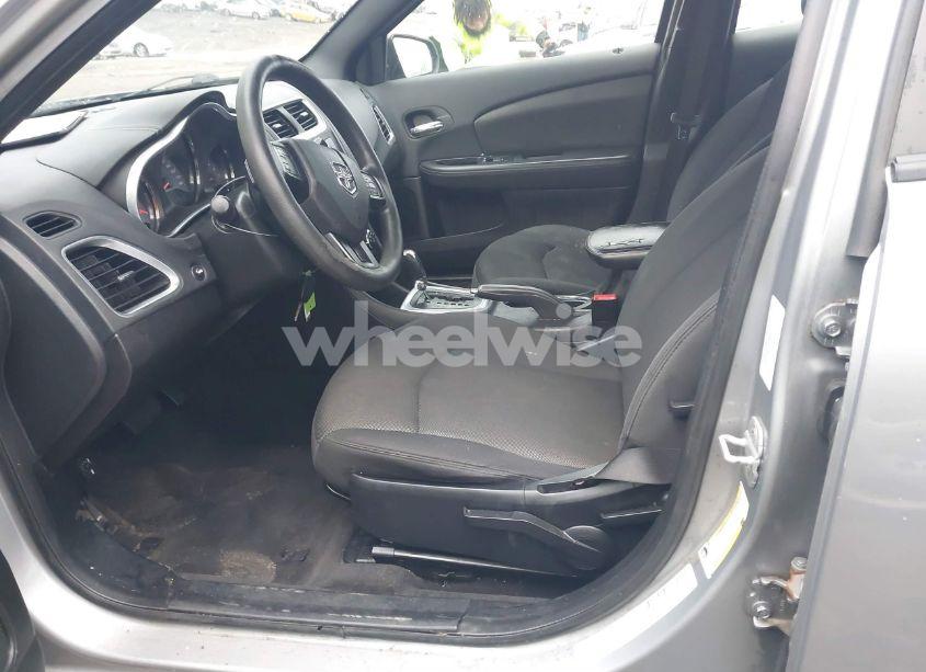 Photo 5 of 2013 Dodge Avenger SE (VIN 1C3CDZAB3DN657944)