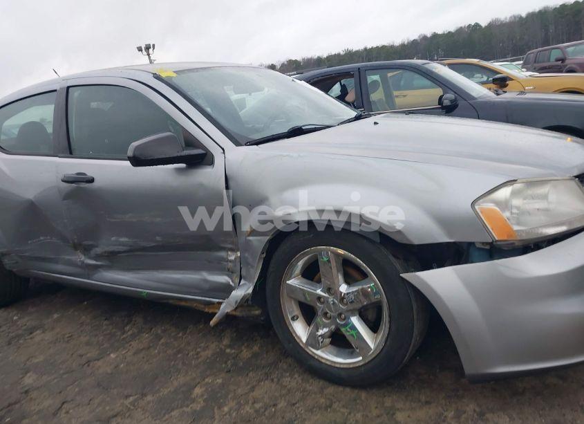 Photo 6 of 2013 Dodge Avenger SE (VIN 1C3CDZAB3DN657944)