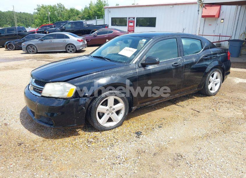 Photo 2 of 2013 Dodge Avenger SE (VIN 1C3CDZAB4DN517417)