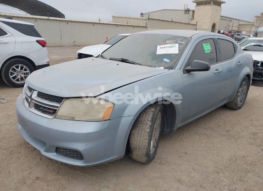 Photo 2 of 2013 Dodge Avenger SE (VIN 1C3CDZAB4DN575933)