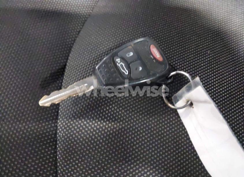 Photo 11 of 2013 Dodge Avenger SE (VIN 1C3CDZAB4DN684294)