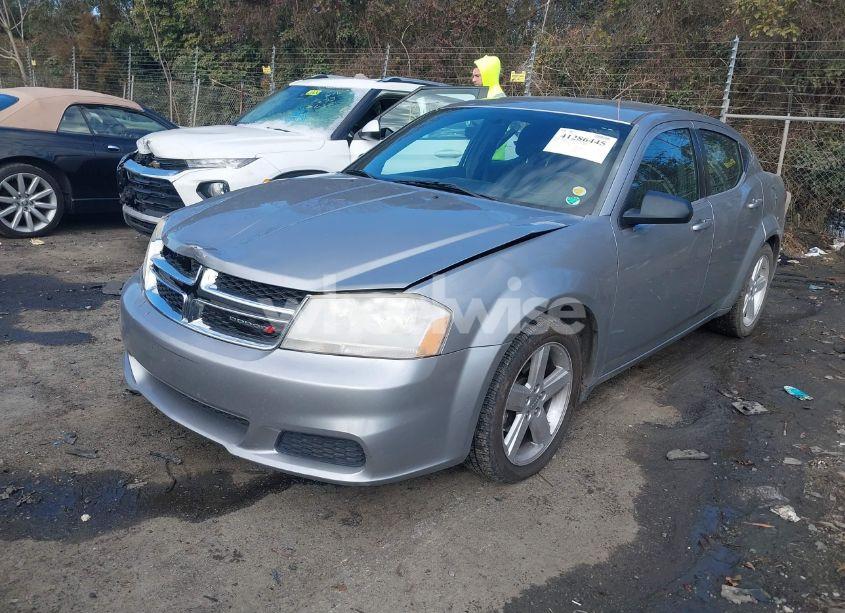 Photo 2 of 2013 Dodge Avenger SE (VIN 1C3CDZAB5DN565301)