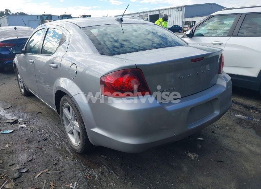 Photo 3 of 2013 Dodge Avenger SE (VIN 1C3CDZAB5DN565301)